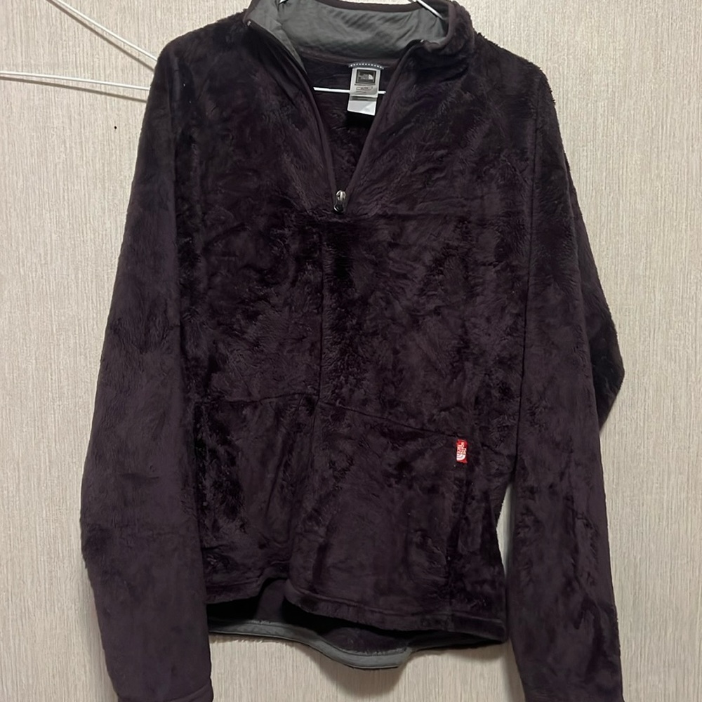 Women’s North Face pullover